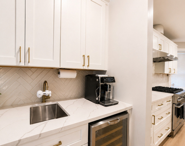 1225 W Addison Street - Photo Thumbnail 5