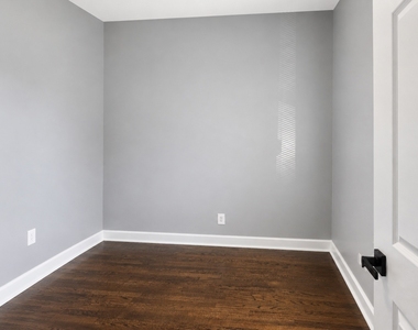 6742 S Morgan Street - Photo Thumbnail 6