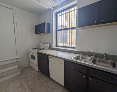 2338 N Spaulding Avenue - Photo Thumbnail 6