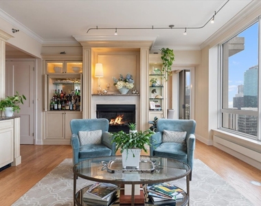 55 E Erie Street - Photo Thumbnail 4