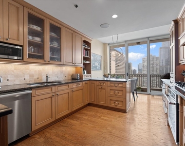 55 E Erie Street - Photo Thumbnail 7