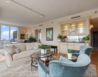 55 E Erie Street - Photo Thumbnail 5