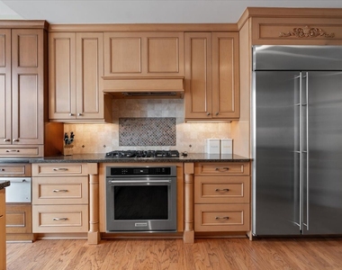 55 E Erie Street - Photo Thumbnail 8