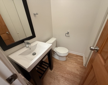 744 W Gordon Terrace - Photo Thumbnail 12