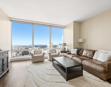 401 N Wabash Avenue - Photo Thumbnail 2