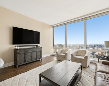 401 N Wabash Avenue - Photo Thumbnail 3