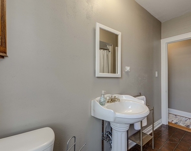389 E Deerpath Road - Photo Thumbnail 22