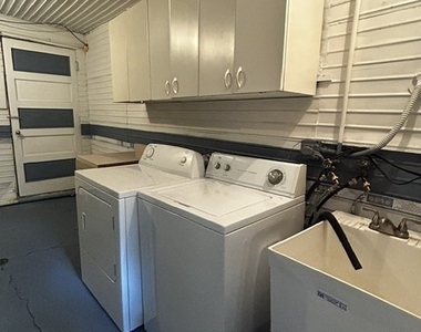 389 E Deerpath Road - Photo Thumbnail 23