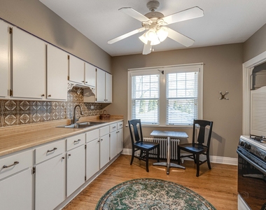 389 E Deerpath Road - Photo Thumbnail 13