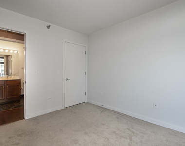 1160 S Michigan Avenue - Photo Thumbnail 1