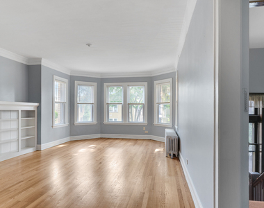 5714 N Christiana Avenue - Photo Thumbnail 2