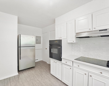 200 South Boulevard - Photo Thumbnail 3