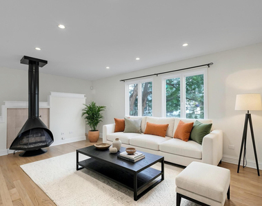 608 Inverrary Lane - Photo Thumbnail 2