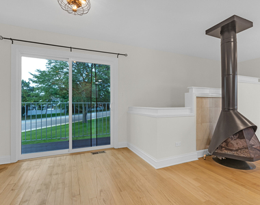 608 Inverrary Lane - Photo Thumbnail 4