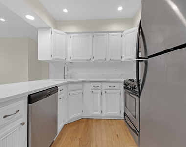608 Inverrary Lane - Photo Thumbnail 6