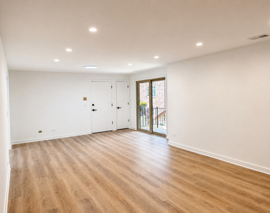 5819 W Higgins Avenue - Photo Thumbnail 9