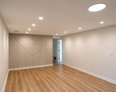 5819 W Higgins Avenue - Photo Thumbnail 7