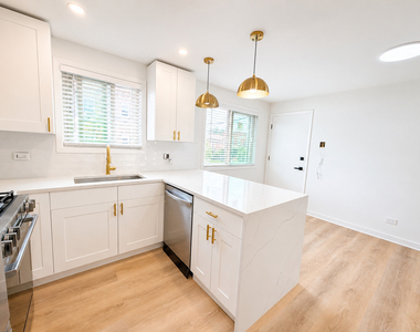 5819 W Higgins Avenue - Photo Thumbnail 4
