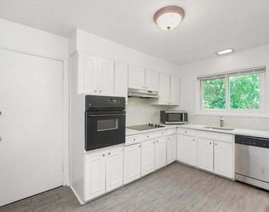 200 South Boulevard - Photo Thumbnail 1