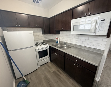 3001 Thatcher Avenue - Photo Thumbnail 3