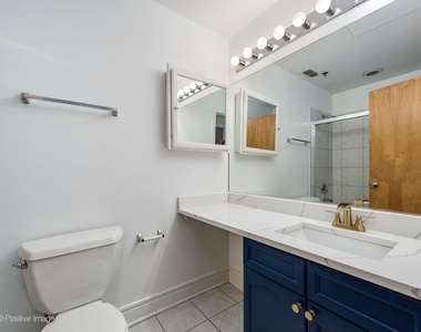 212 W Washington Street - Photo Thumbnail 14