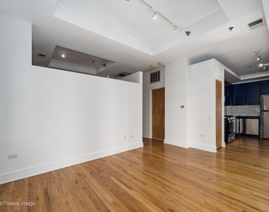212 W Washington Street - Photo Thumbnail 7