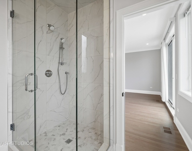 4819 N Ashland Avenue - Photo Thumbnail 10