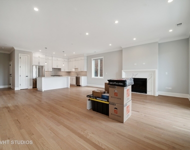 4819 N Ashland Avenue - Photo Thumbnail 2