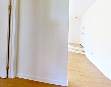 835 Mulford Street - Photo Thumbnail 10