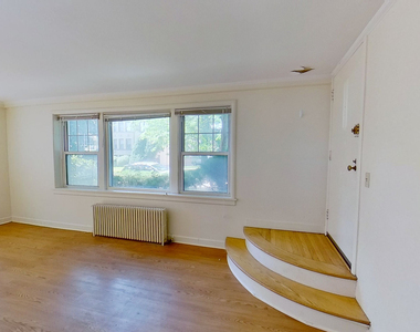 835 Mulford Street - Photo Thumbnail 3