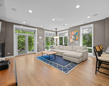 2301 W Wolfram Street - Photo Thumbnail 3