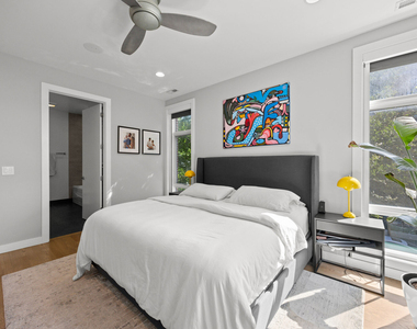 2301 W Wolfram Street - Photo Thumbnail 12