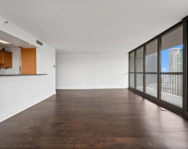 10 E Ontario Street - Photo Thumbnail 7