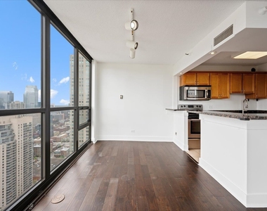 10 E Ontario Street - Photo Thumbnail 8