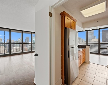 10 E Ontario Street - Photo Thumbnail 13