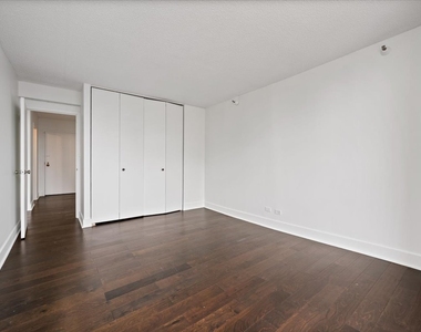 10 E Ontario Street - Photo Thumbnail 19