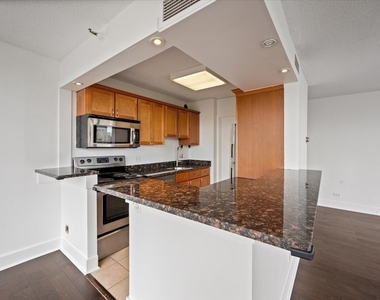10 E Ontario Street - Photo Thumbnail 10