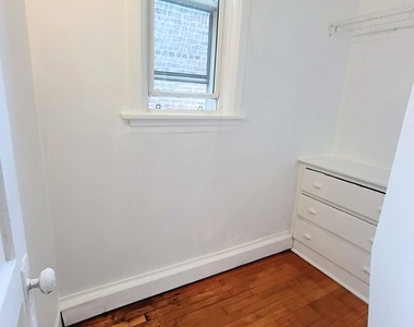 1911 W Belmont Avenue - Photo Thumbnail 4