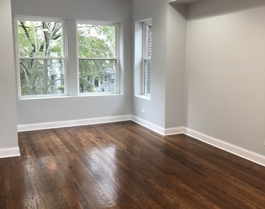 3340 W Berteau Avenue - Photo Thumbnail 1