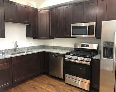 3340 W Berteau Avenue - Photo Thumbnail 7