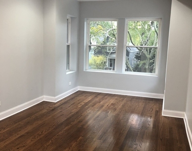3340 W Berteau Avenue - Photo Thumbnail 2