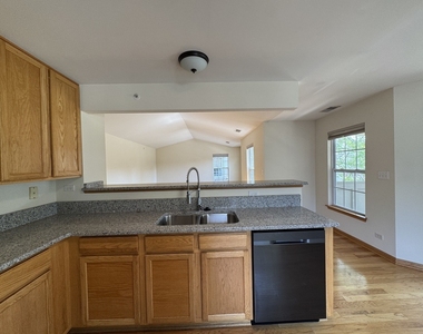 2268 Vanderbilt Drive - Photo Thumbnail 7
