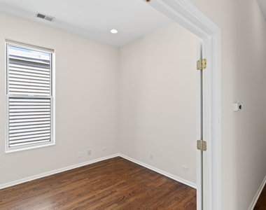 1710 W Erie Street - Photo Thumbnail 11