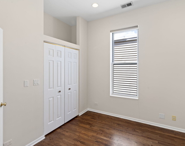 1710 W Erie Street - Photo Thumbnail 10