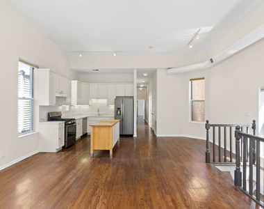 1710 W Erie Street - Photo Thumbnail 9