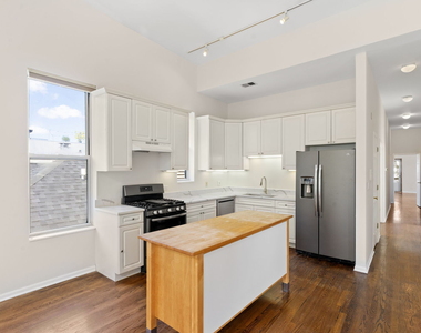 1710 W Erie Street - Photo Thumbnail 6