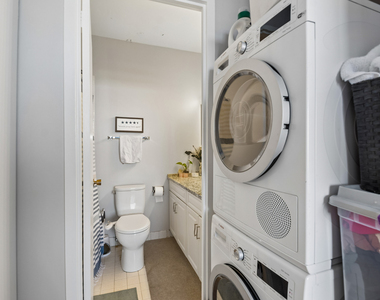 3200 N Lake Shore Drive - Photo Thumbnail 12