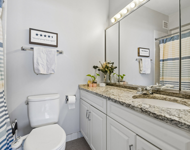 3200 N Lake Shore Drive - Photo Thumbnail 13