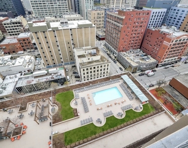 545 N Dearborn Street - Photo Thumbnail 17