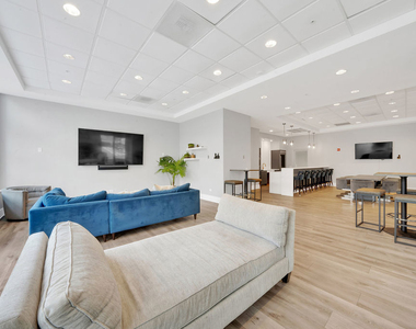 545 N Dearborn Street - Photo Thumbnail 36